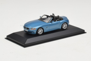BMW Z4 E85 Cabriolet Light Blue Metallic Minichamps 1:43 BMW016 Metaal — afbeelding 2 van 4