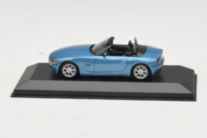 BMW Z4 E85 Cabriolet Light Blue Metallic Minichamps 1:43 BMW016 Metaal