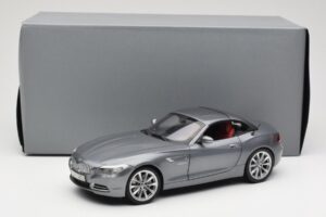 BMW Z4 E89 sDrive 35i Space Grey Metallic Kyosho 1:18 80432147085 Metaal — afbeelding 8 van 8