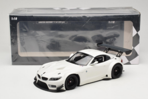 BMW Z4 GT3 E89 Wit Minichamps 1:18 151122301 Metaal — afbeelding 6 van 6