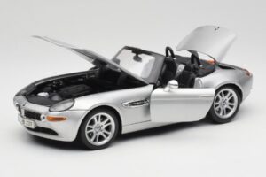BMW Z8 E52 Titanium Silver Maisto 1:18 536896 Metaal — afbeelding 2 van 8