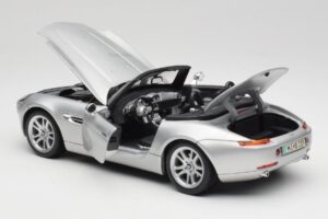 BMW Z8 E52 Titanium Silver Maisto 1:18 536896 Metaal — afbeelding 5 van 8