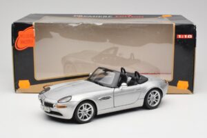 BMW Z8 E52 Titanium Silver Maisto 1:18 536896 Metaal — afbeelding 8 van 8