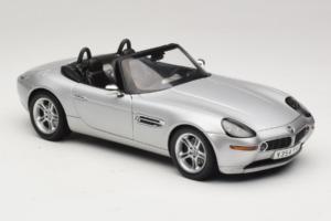 BMW Z8 Zilver 007 The World Is Not Enough AUTOart 1:18 70511 Metaal — afbeelding 6 van 8