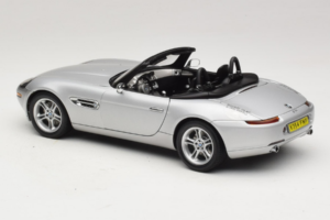 BMW Z8 Zilver 007 The World Is Not Enough AUTOart 1:18 70511 Metaal — afbeelding 7 van 8