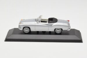 Borgward Isabella Cabriolet Zilver Minichamps 1:43 400096030 Metaal