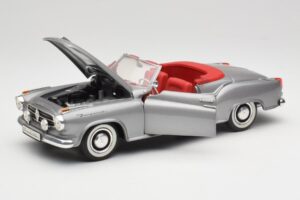 Borgward Isabella Cabriolet Zilver Revell 1:18 8411 Metaal — afbeelding 2 van 8