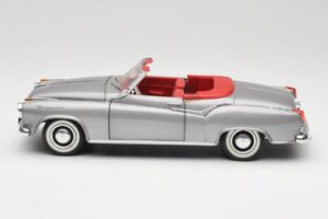 Borgward Isabella Cabriolet Zilver Revell 1:18 8411 Metaal — afbeelding 4 van 8