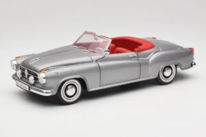 Borgward Isabella Cabriolet Zilver Revell 1:18 8411 Metaal