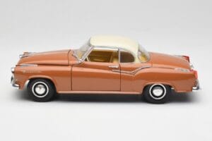 Borgward Isabella Coupe Brons Wit Revell 1:18 08982 Metaal — afbeelding 4 van 8