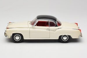 Borgward Isabella Coupe Wit Revell 1:18 8859 Metaal — afbeelding 4 van 8