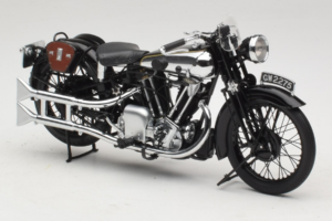 Brough Superior SS 100 T. E. Lawrence Minichamps 1:18 122135500 Metaal — afbeelding 4 van 6