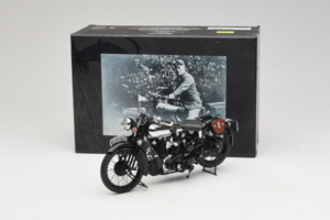 Brough Superior SS 100 T. E. Lawrence Minichamps 1:18 122135500 Metaal — afbeelding 6 van 6