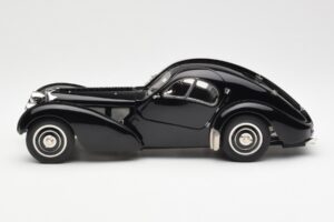 Bugatti 57SC Atlantic Zwart CMC 1:18 M-085 Metaal — afbeelding 3 van 6