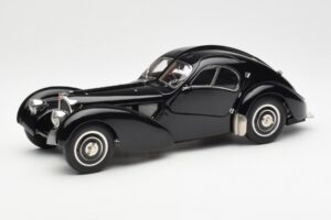 Bugatti 57SC Atlantic Zwart CMC 1:18 M-085 Metaal