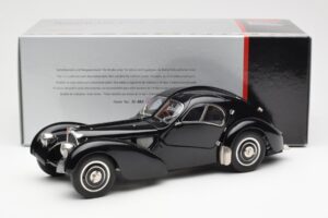 Bugatti 57SC Atlantic Zwart CMC 1:18 M-085 Metaal — afbeelding 6 van 6