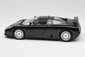 Bugatti EB110 Zwart Bburago 1:18 3055 Metaal — afbeelding 4 van 8
