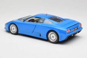 Bugatti EB110 Blauw Bburago 1:18 3035 Metaal — afbeelding 7 van 8