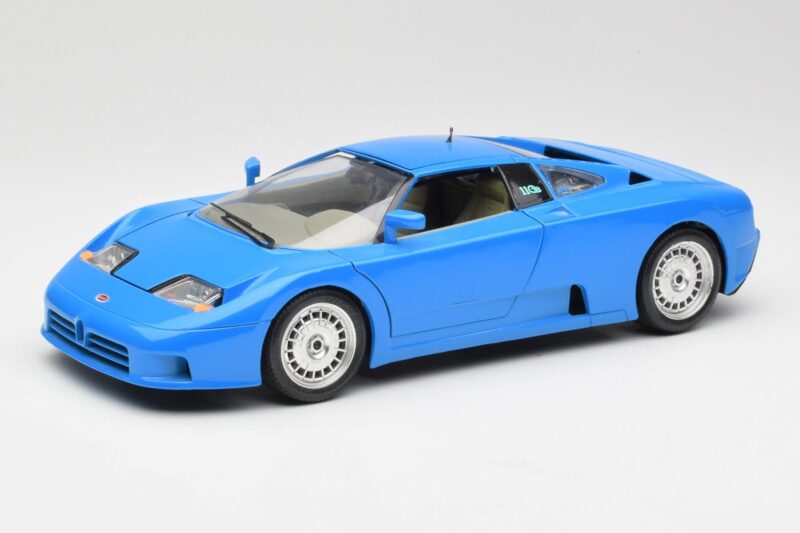 Bugatti EB110 Blauw Bburago 1:18 3035 Metaal