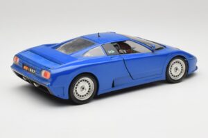 Bugatti EB110 Donkerblauw Bburago 1:18 3035-DB Metaal — afbeelding 3 van 8