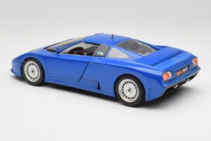 Bugatti EB110 Donkerblauw Bburago 1:18 3035-DB Metaal — afbeelding 7 van 8