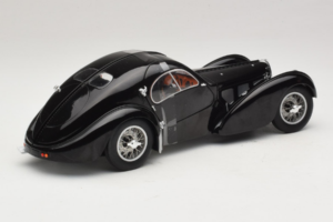 Bugatti Type 57 SC Atlantic Zwart Solido 1:18 S1802101 Metaal — afbeelding 2 van 6