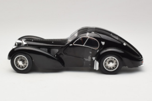 Bugatti Type 57 SC Atlantic Zwart Solido 1:18 S1802101 Metaal — afbeelding 3 van 6