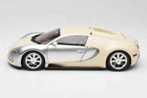 Bugatti Veyron Edition Centenaire Chrome Beige Minichamps 1:18 100110854 Metaal — afbeelding 4 van 8