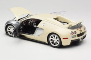 Bugatti Veyron Edition Centenaire Chrome Beige Minichamps 1:18 100110854 Metaal — afbeelding 5 van 8