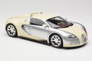 Bugatti Veyron Edition Centenaire Chrome Beige Minichamps 1:18 100110854 Metaal — afbeelding 6 van 8
