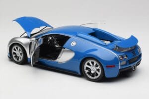 Bugatti Veyron Edition Centenaire Chrome Blue Minichamps 1:18 100110850-O Metaal — afbeelding 4 van 7