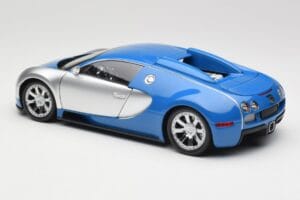 Bugatti Veyron Edition Centenaire Chrome Blue Minichamps 1:18 100110850-O Metaal — afbeelding 6 van 7
