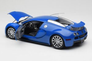 Bugatti Veyron Lichtblauw Donkerblauw Minichamps 1:18 100110821 Metaal — afbeelding 5 van 8