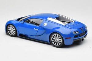 Bugatti Veyron Lichtblauw Donkerblauw Minichamps 1:18 100110821 Metaal — afbeelding 7 van 8