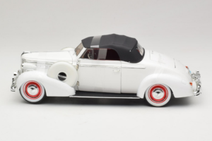 Buick Century Cabriolet Wit Signature Models 1:18 18131 Metaal — afbeelding 3 van 6