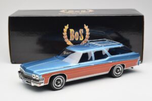 Buick Estate Wagon Light Blue Metallic BoS Models 1:18 BOS417 Hars — afbeelding 6 van 6