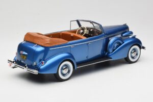 Buick Roadmaster 80-C Four Door Phaeton Blue Metallic BoS Models 1:18 BOS372 Hars — afbeelding 2 van 6