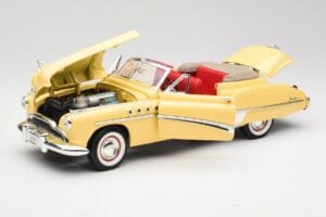 Buick Roadmaster Chrome Yellow Motormax 1:18 23124646-M17 Metaal — afbeelding 2 van 8
