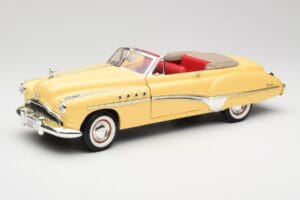 Buick Roadmaster Chrome Yellow Motormax 1:18 23124646-M17 Metaal