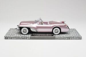 Buick Wildcat II Concept Salmon Metallic Minichamps 1:18 107141221 Hars — afbeelding 3 van 6