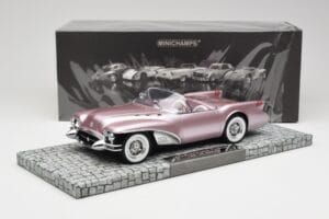 Buick Wildcat II Concept Salmon Metallic Minichamps 1:18 107141221 Hars — afbeelding 6 van 6