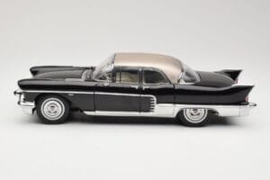 Cadillac Brougham Zwart Sun Star 1:18 4001 Metaal — afbeelding 4 van 8