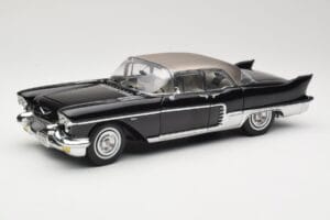 Cadillac Brougham Zwart Sun Star 1:18 4001 Metaal