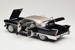 Cadillac Brougham Zwart Sun Star 1:18 4001 Metaal — afbeelding 5 van 8