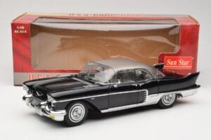 Cadillac Brougham Zwart Sun Star 1:18 4001 Metaal — afbeelding 8 van 8