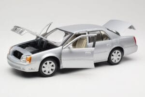 Cadillac DeVille DTS Maisto 1:18 56061 Metaal — afbeelding 2 van 8
