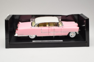 Cadillac Elvis Presley's Roze MRC 1:18 79201 Metaal