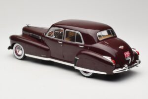 Cadillac Fleetwood 60 Special Sedan Rood MCG 1:18 MCG18071 Metaal — afbeelding 5 van 6