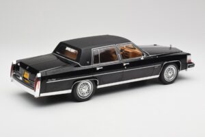 Cadillac Fleetwood Brougham Zwart MCG 1:18 MCG18250 Metaal — afbeelding 2 van 6