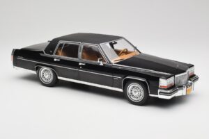 Cadillac Fleetwood Brougham Zwart MCG 1:18 MCG18250 Metaal — afbeelding 4 van 6